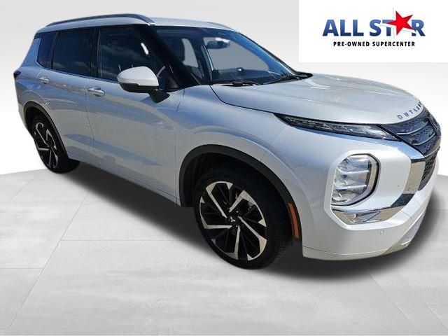 2022 Mitsubishi Outlander SEL's photo