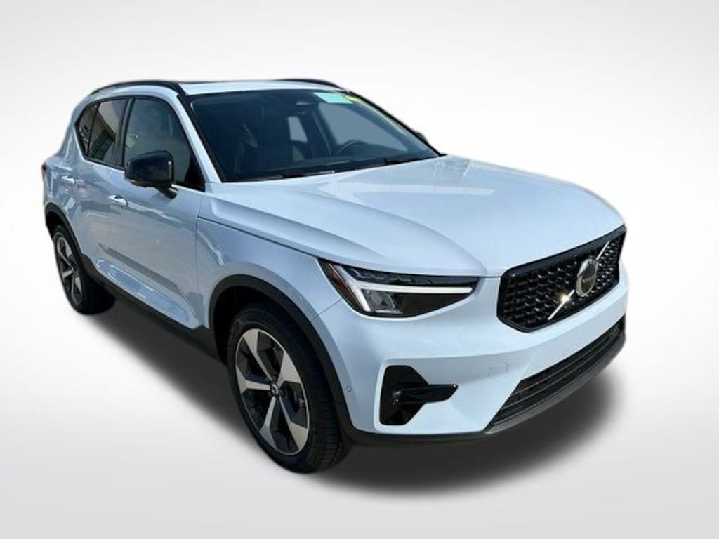 New 2026 Volvo XC40 B5 Plus SUV