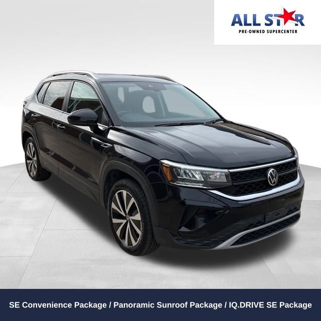 2022 Volkswagen Taos SE's photo