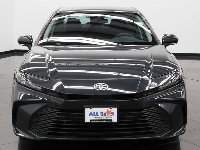 2025 Toyota Camry LE photo 2