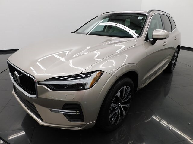 2023 Volvo XC60 B5 Core photo 2