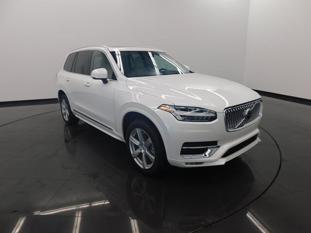 2024 Volvo XC90 B5 Core photo 2