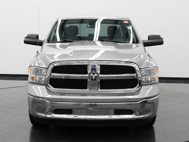 2023 Ram 1500 Classic SLT photo 3