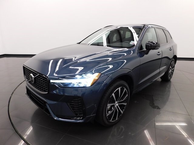 2024 Volvo XC60 B5 Plus photo 3