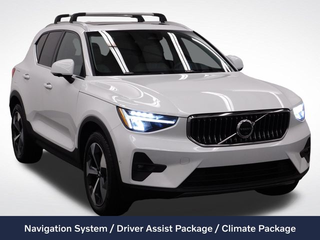 2023 Volvo XC40 Plus's photo