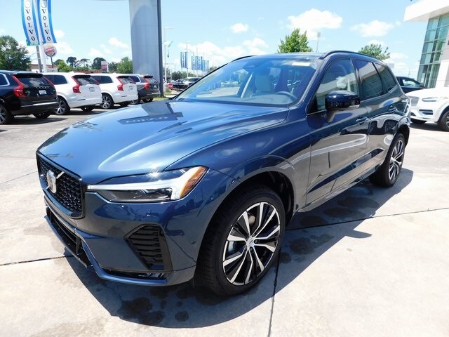 2025 Volvo XC60 B5 Plus photo 3