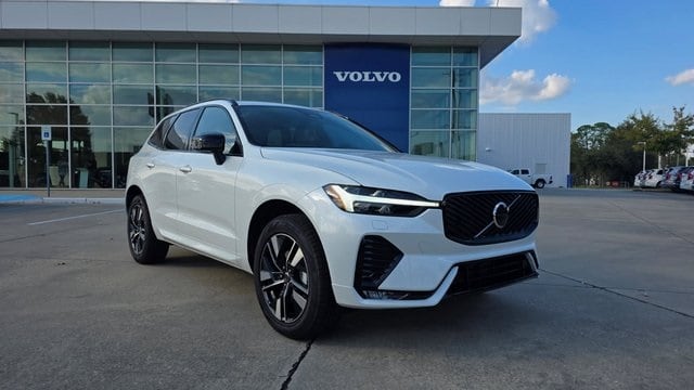 2026 Volvo XC60 Core's photo