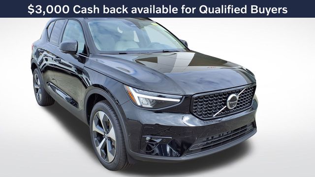 2026 Volvo XC40 SUV 