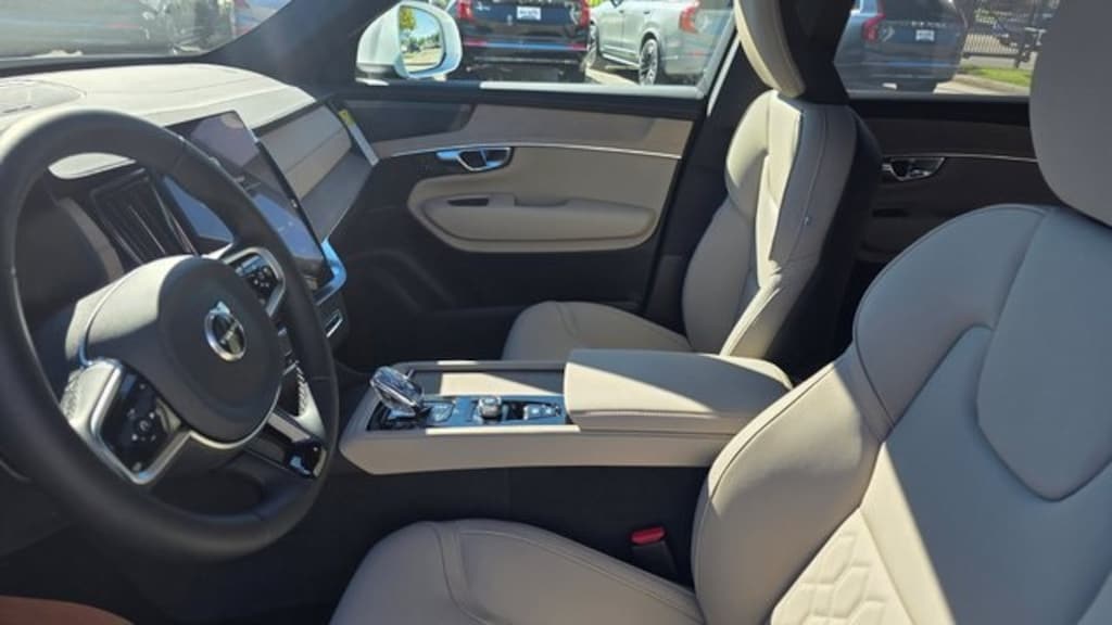 New 2026 Volvo XC90 B6 Plus 7-Seater SUV