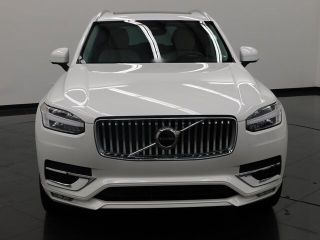 2024 Volvo XC90 B5 Core photo 3