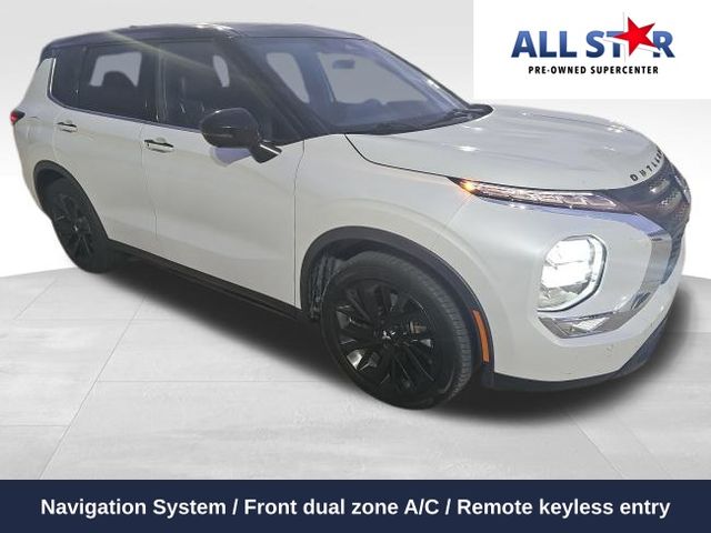 2023 Mitsubishi Outlander SEL Black Edition's photo