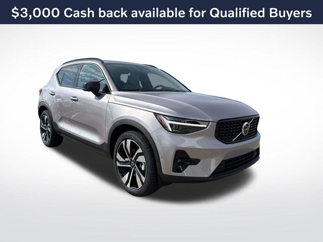 2026 Volvo XC40 SUV 