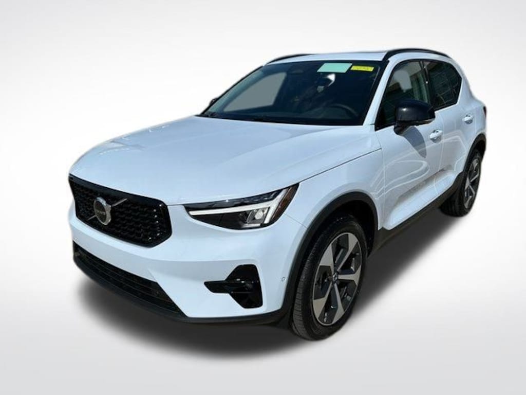 New 2026 Volvo XC40 B5 Plus SUV