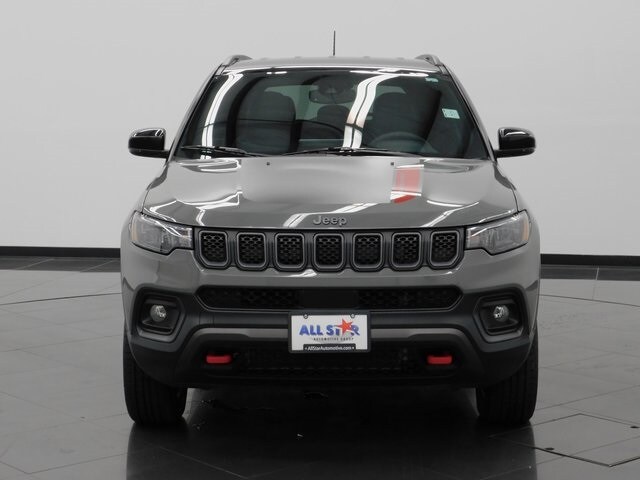 2024 Jeep Compass Trailhawk photo 3
