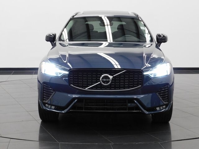 2024 Volvo XC60 B5 Plus photo 2