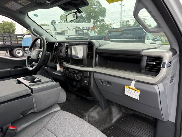 2025 Ford F-350 Super Duty Chassis Cab XL - Photo 15