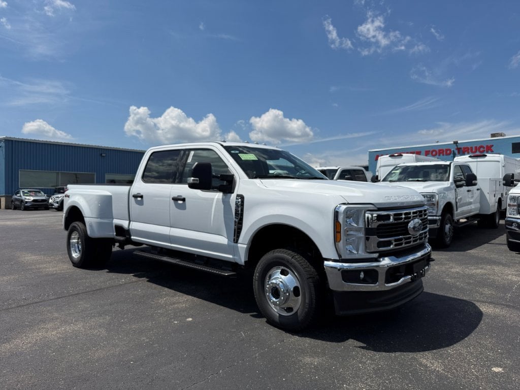2026 Ford F-350 XLT 4x4 Crew Cab 8' Box DRW's photo