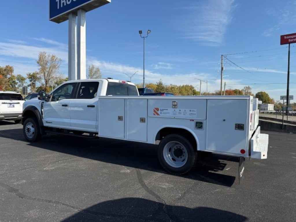 New 2026 Ford F550 CRW CHAS 4X4 XL DRW 203WB W/SERVICE BODY TRUCK