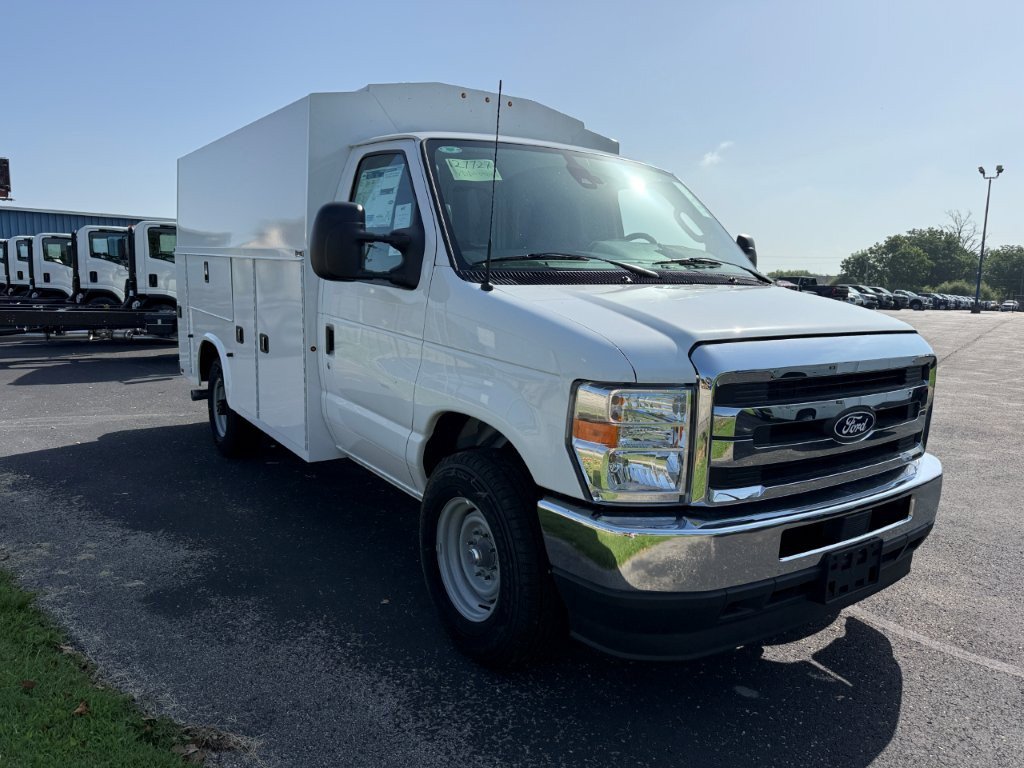 2027 Ford E-Series SRW E-350 Super Duty 138 in WB's photo