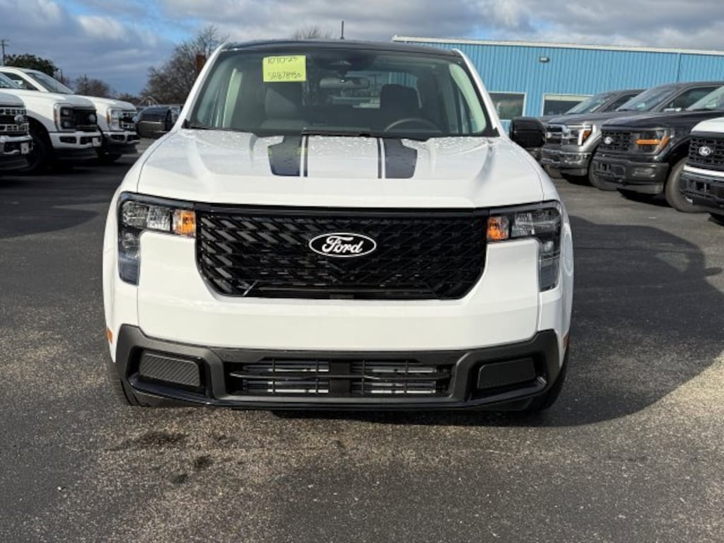 New 2025 Ford Maverick SUPERCREW XLT AWD TRUCK
