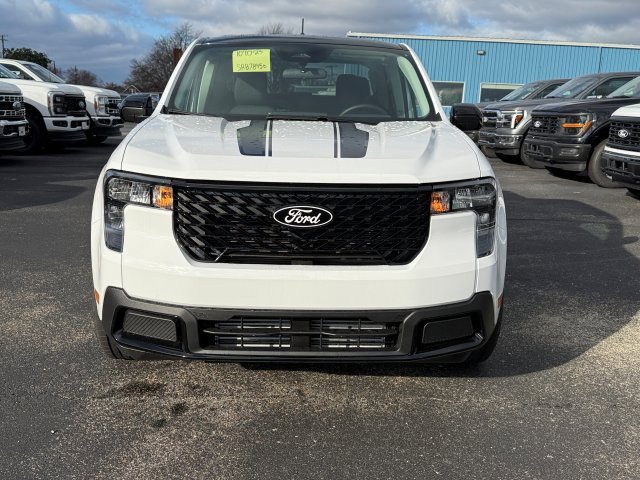 2025 Ford Maverick XLT photo 2