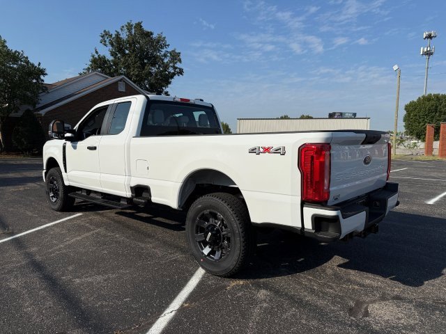 2026 Ford F-350 photo 4