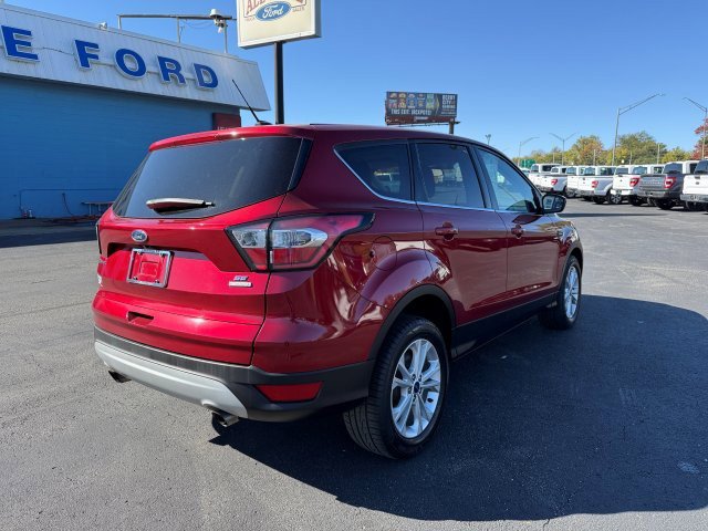 2017 Ford Escape SE photo 2