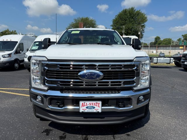 2025 Ford F-600 photo 2
