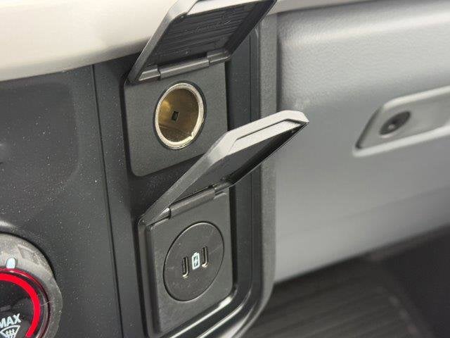2024 Ford F-450 Super Duty Chassis Cab XL - Photo 28
