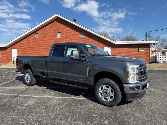 2025 Ford F-250 Super Duty XLT's photo