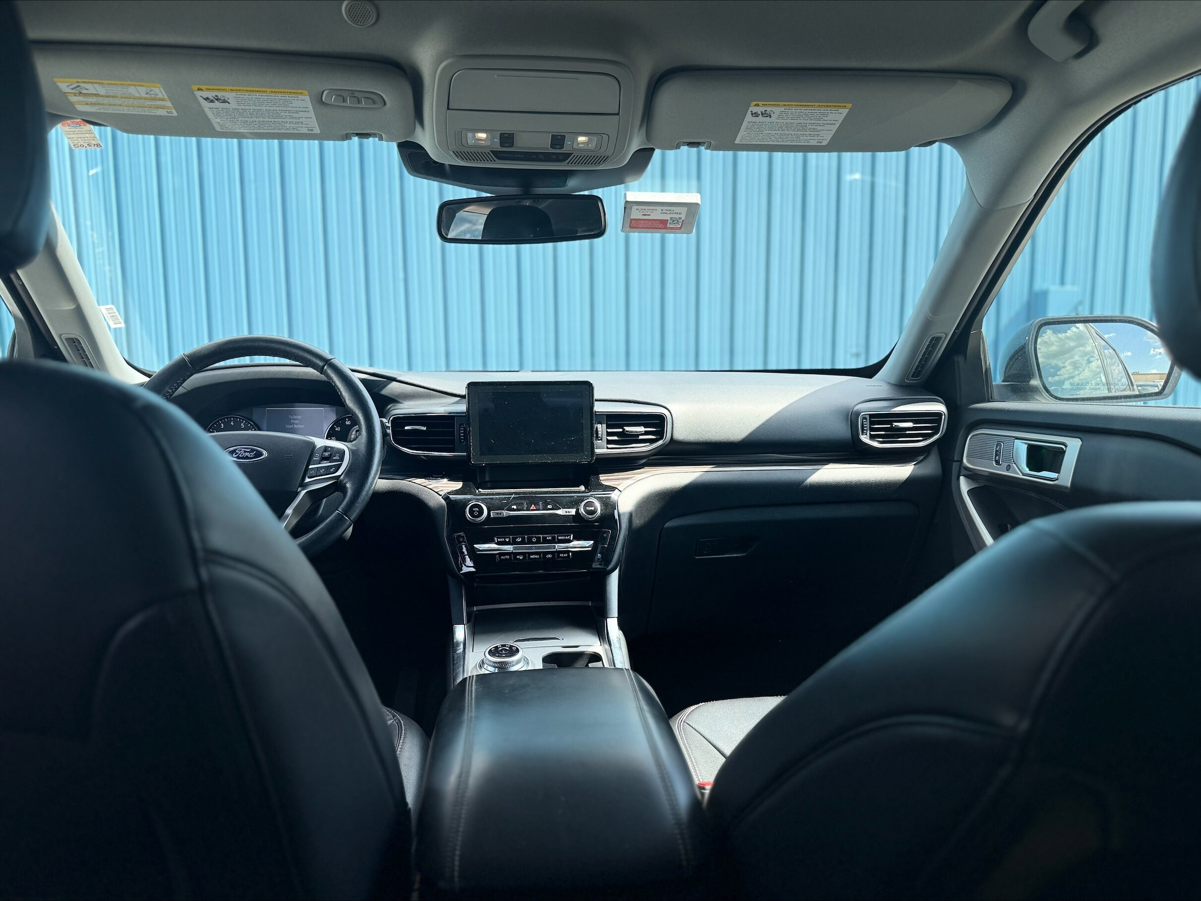 2023 Ford Explorer Limited photo 2
