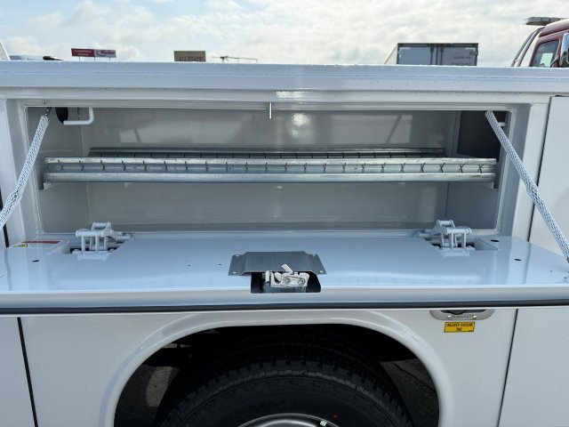 2025 Ford F-350 Super Duty Chassis Cab XLT - Photo 12