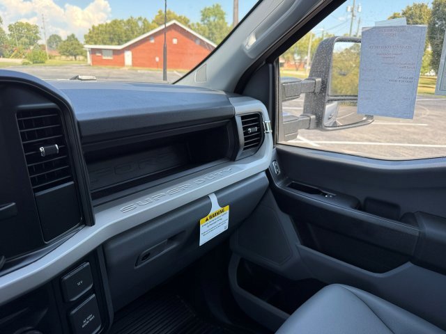 2025 Ford F-350 Super Duty Chassis Cab XL - Photo 21