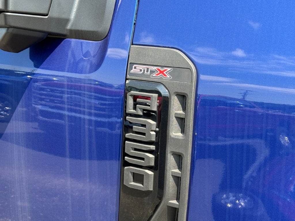 2026 Ford F-350 Super Duty XL - Photo 9