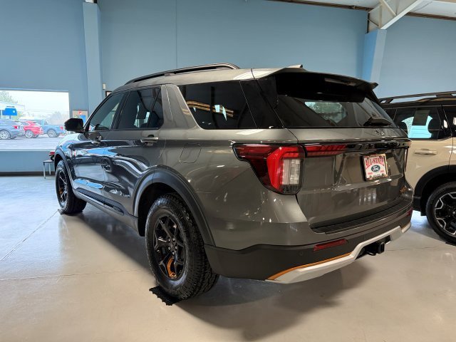 2026 Ford Explorer photo 4