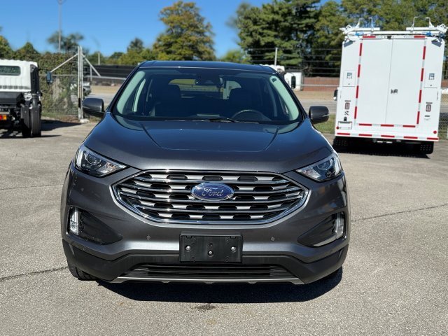 2024 Ford Edge Titanium photo 2