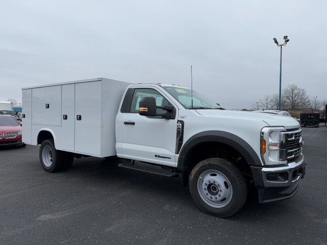 2024 Ford F-450 Super Duty Chassis Cab XL's photo