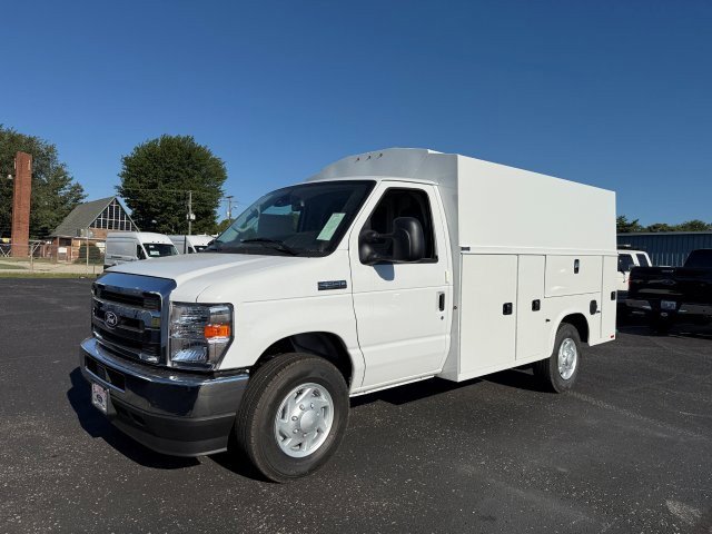 2026 Ford E-350 Base photo 3