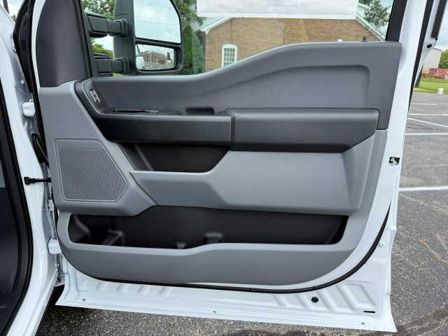 2026 Ford F-350 Super Duty XL - Photo 13