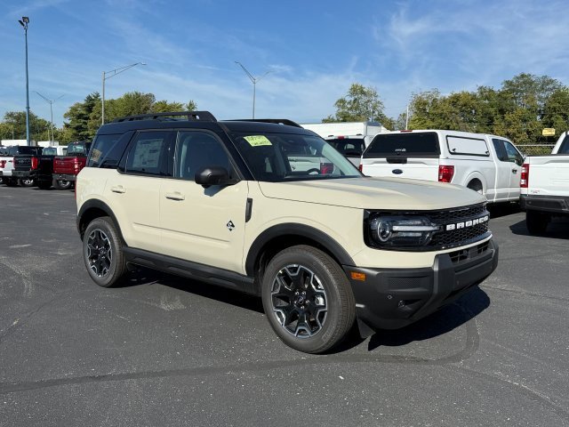 2025 Ford Bronco Sport Outer Banks's photo
