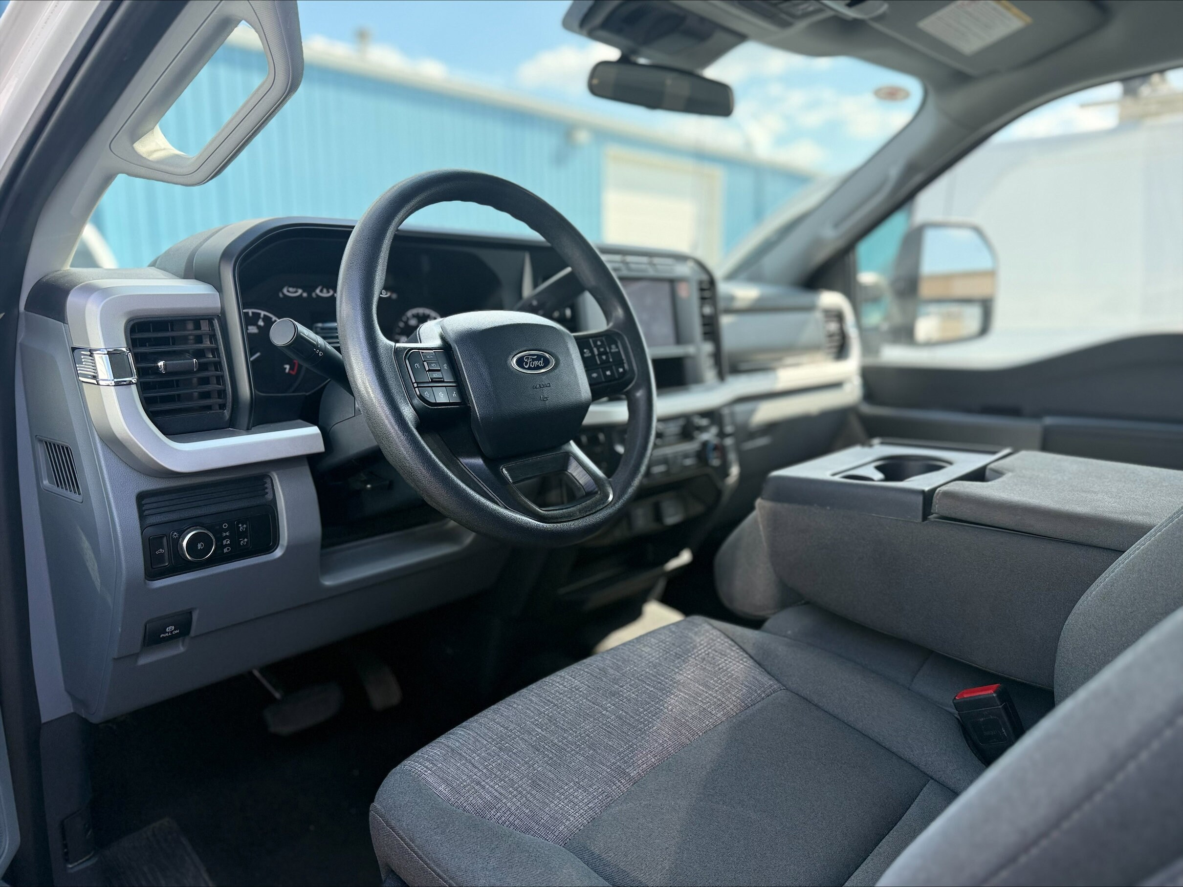 2024 Ford F-250 photo 2