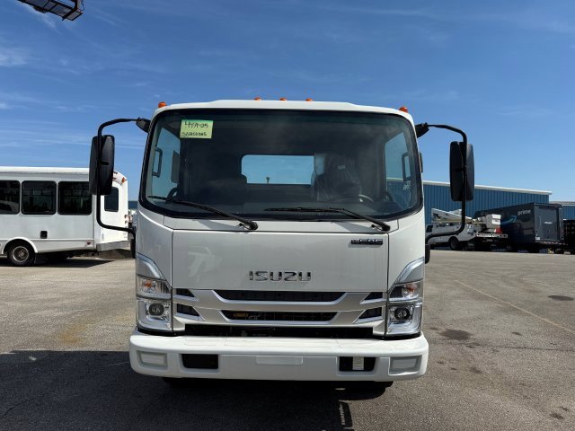 2025 Isuzu NRR photo 2