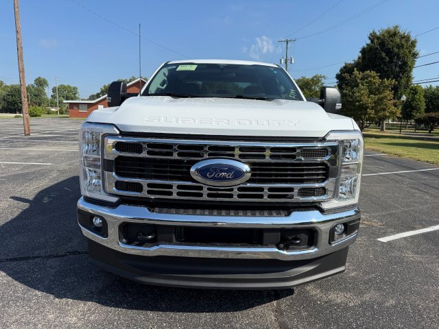 2026 Ford F-250 photo 2