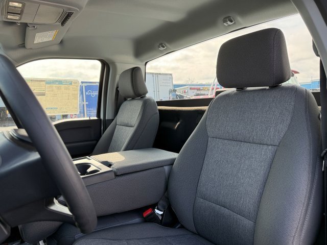 2025 Ford F-350 Super Duty Chassis Cab XLT - Photo 17