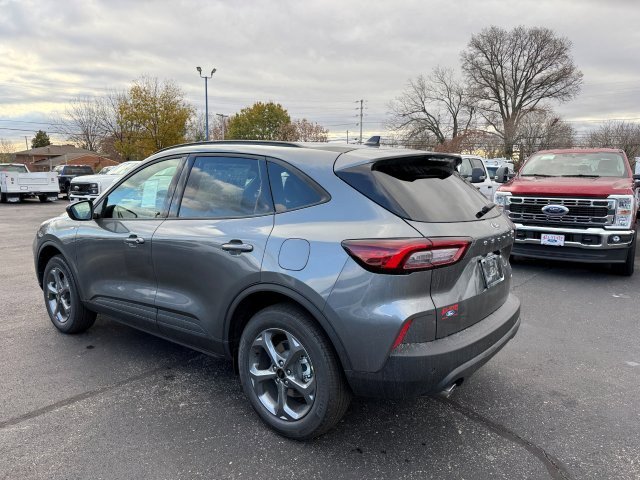 2026 Ford Escape ST-Line photo 2