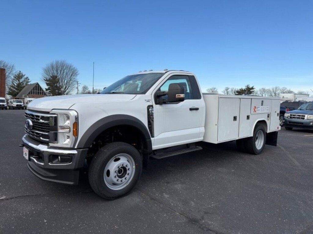 New 2026 Ford F550 RC CHAS 4X4 XL DRW 169WB W/SERVICE BODY TRUCK