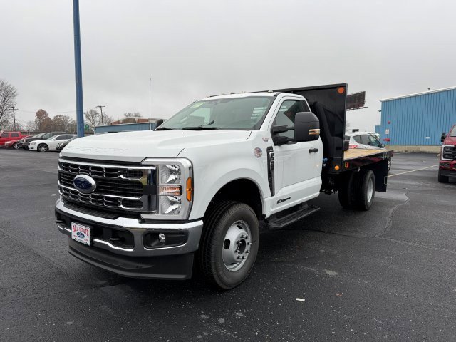 2025 Ford F-350 photo 3
