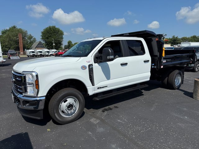 2025 Ford F-350 photo 3