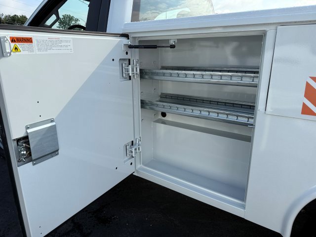 2025 Ford F-350 Super Duty Chassis Cab XLT - Photo 11