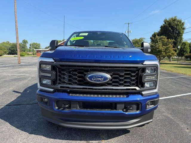 2026 Ford F-350 photo 2